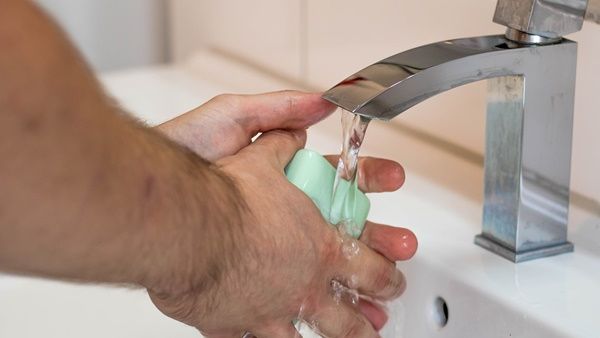 المطهرات الهلامية التي احتوت على الكحول كانت فعالة مرّتين أكثر من استعمال الصابون