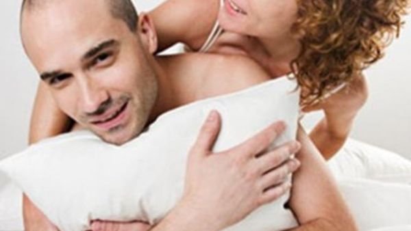 هل تمر حياتك الجنسية في مطب عاطفي؟