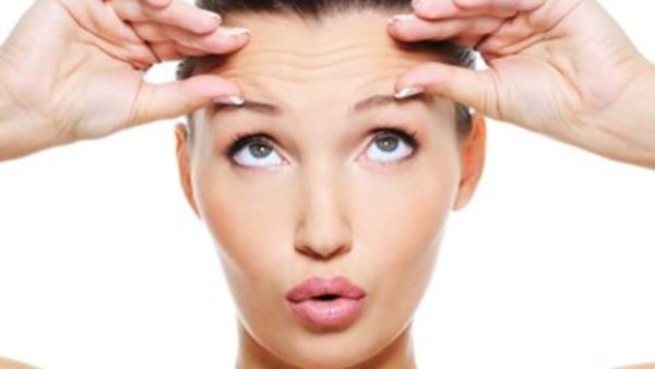 تخلصي من التجاعيد بطرق منزلية لطيفة