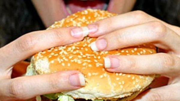 النساء يفضلن الطعام على الجنس