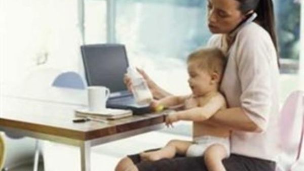 الأمهات العاملات يتجهن الى الاعمال الخاصة