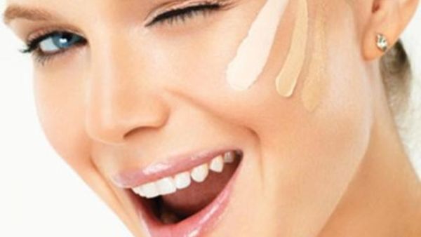 يوجد هناك انواع مختلفة من كريمات الاساس وكريمات اخفاء العيوب