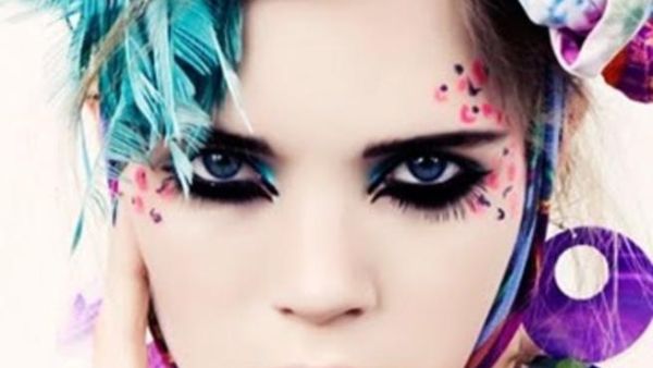 ماذا تقول مستحضرات تجميلك عن شخصيتك؟