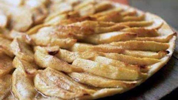 أطباق صحية: فطيرة التفاح الفرنسية الرقيقة أطباق صحية: فطيرة التفاح الفرنسية الرقيقة