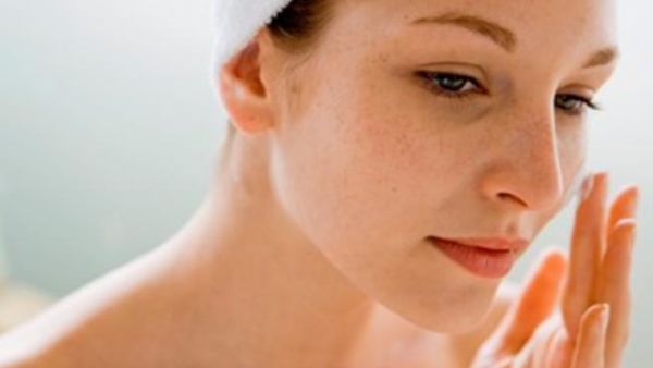 كيف تؤثر الهرمونات على بشرتك؟ كيف تؤثر الهرمونات على بشرتك؟