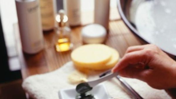 خلط منتجات العناية بالبشرة يسبب مشاكل جلدية