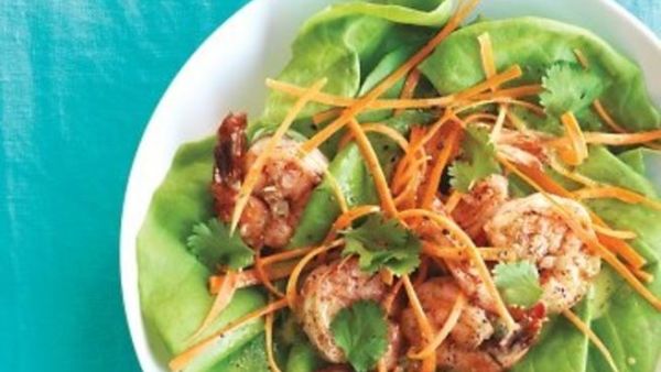 أطباق صحية: سلطة الروبيان بالكزبرة والليمون