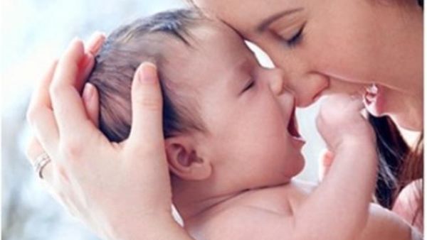 المزيد من الامهات يؤجلن الانجاب لاسباب مالية