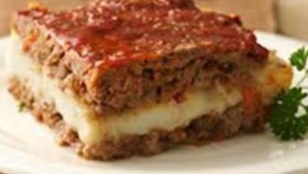 صينية اللحم المفروم بالبطاطا والجبن