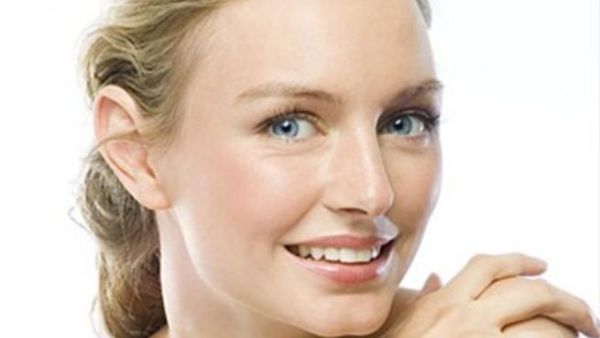 استعمال الكربم المناسب يعالج مشاكل البشرة 