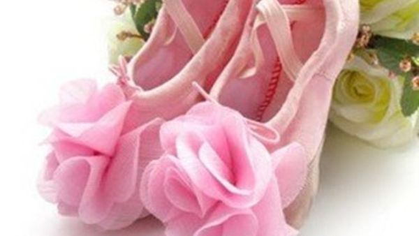 صورة تعبيرية لحذاء طفلة