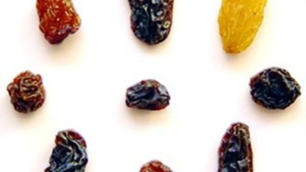 الزبيب فوائده عديد وانواعه مختلفة