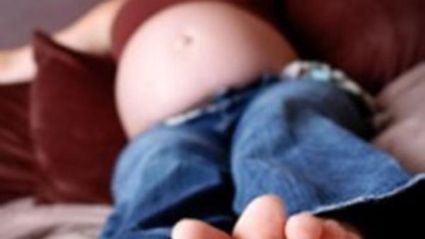 الأقدام المنتفخة سبب للإزعاج خلال الحمل الأقدام المنتفخة سبب للإزعاج خلال الحمل