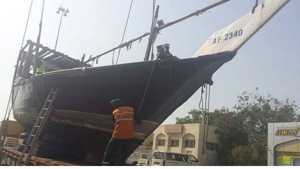 قامت الحملة بتنظيف سطح وقاع البحر قبالة كورنيش أبوظبي وميناء الصيادين من النفايات بهدف حماية البيئة البحرية والحفاظ على المظهر الحضاري للشواطئ. قامت الحملة بتنظيف سطح وقاع البحر قبالة كورنيش أبوظبي وميناء الصيادين من النفايات بهدف حماية البيئة البحرية والحفاظ على المظهر الحضاري للشواطئ.