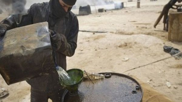 داعش سيعزز موارده المالية في حال احكامه القبضة على حقل جزيل النفطي