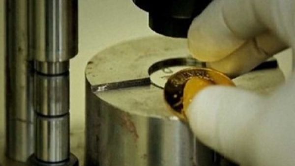 قوالب يستخدمها داعش لسك النقود