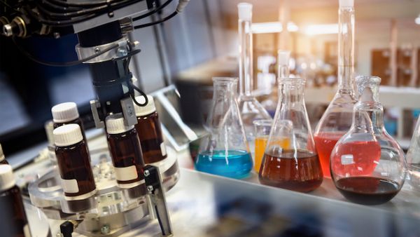 Iran produces 6,000 types of drugs and 280,000 goods in the field of medical equipment, which are currently available in 255 international markets. (Shutterstock)