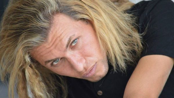 Karar Noshi had been ridiculed online for his "effeminate" appearance. (Facebook)
