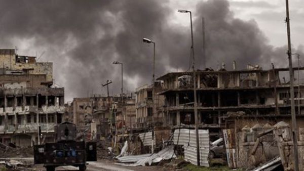 A street in West Mosul during the government-led offensive to retake Iraq's second largest city from Daesh "Islamic State" on March 16, 2017. (AFP/ Aris Messinis)