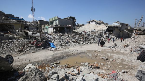 Mosul al-Jadida, March 26 2017, after airstrikes reportedly killed civilians. (AFP/Ahmad al-Rubay)