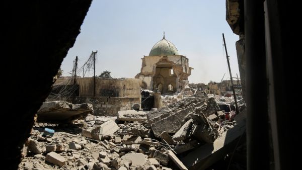 UAE plans to start new project to remake the Nuri Mosque and the Al-Hadba Minaret, which translated meant the “hunchback” because it leaned to one side. (AFP/ File Photo) UAE plans to start new project to remake the Nuri Mosque and the Al-Hadba Minaret, which translated meant the “hunchback” because it leaned to one side. (AFP/ File Photo)