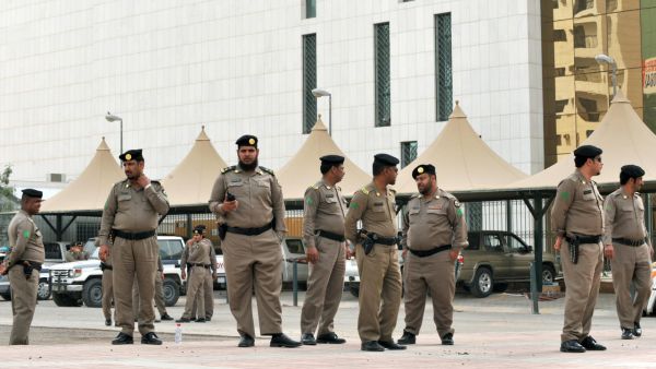 عناصر من الأمن السعودي