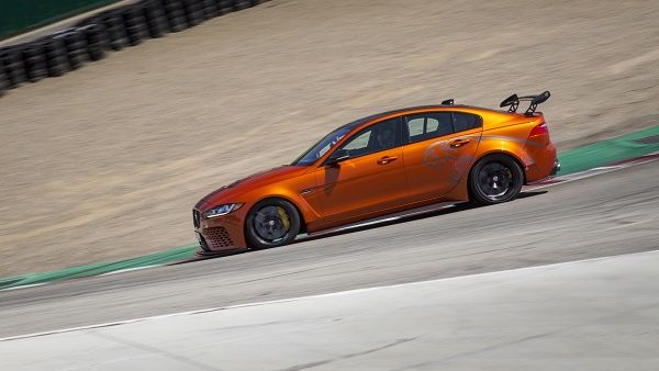 تُعدّ XE SV Project 8 سيارة سيدان فائقة الأداء وأقوى سيارة طريق تنتجها "جاكوار" حتى الآن.