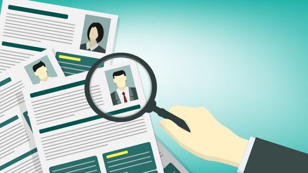 Adding a professional photo of yourself will be a plus if you are looking for opportunities in other regions or countries. (Shutterstock)