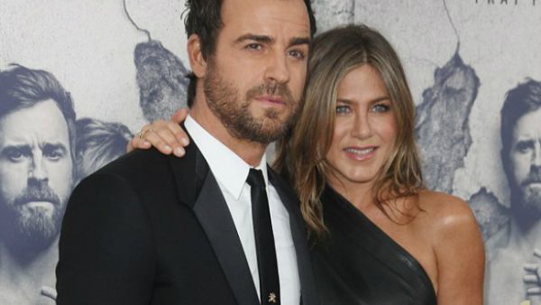 It's over: The former couple during their relationship; they are pictured last spring (Source: Matt Baron - Shuttertstock)