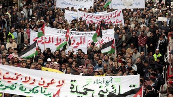 A total of 288 labor protests were organised in Jordan in 2016, up from 236 protests in the previous year, which could suggest a decline in the socio-economic situation in Jordan. (AFP/Khalil Mazraawi)