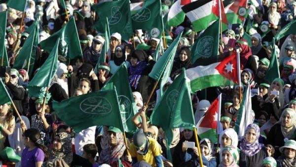 Jordanian supporters of the Muslim Brotherhood gather during a protest in the capital Amman on August 8, 2014. (AFP/Khalil Mazraawi) Jordanian supporters of the Muslim Brotherhood gather during a protest in the capital Amman on August 8, 2014. (AFP/Khalil Mazraawi)