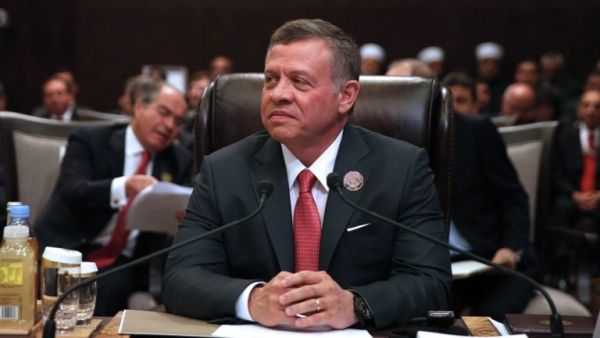 Jordan's King Abdullah attends session with group of Dutch officials and NGO representatives specialised in anti-extremism and terrorism; he stressed on cooperation to win battle against terrorism. (AFP/ File Photo)