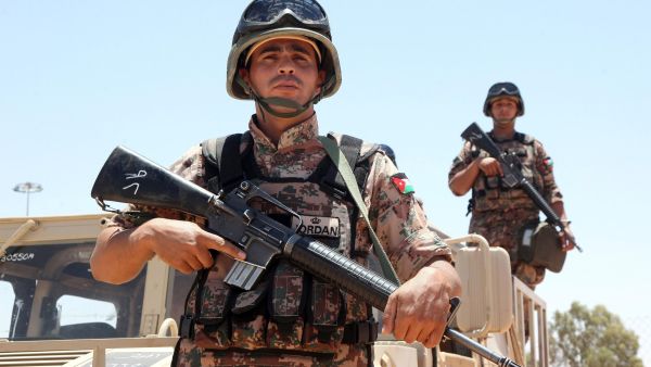 Jordanian soldiers on patrol on the Jordan-Iraq border. (AFP/File)