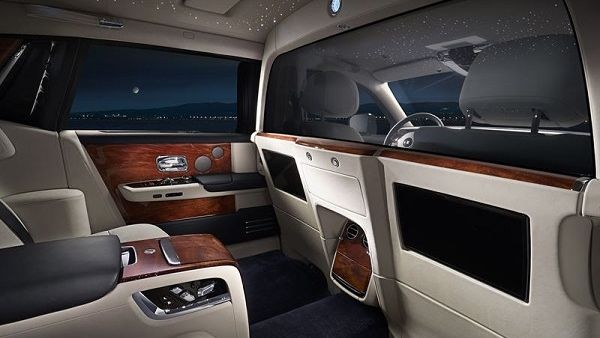 Rolls-Royce announced at the 2018 Chengdu Motor Show today the introduction of the ‘Privacy Suite’ for the new Extended Wheelbase Phantom Rolls-Royce announced at the 2018 Chengdu Motor Show today the introduction of the ‘Privacy Suite’ for the new Extended Wheelbase Phantom
