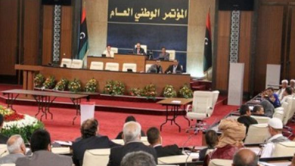 تعاني ليبيا أزمة سياسية بين تيار محسوب على الإسلاميين، وآخر مناوئ له، ما أفرز جناحين للسلطة