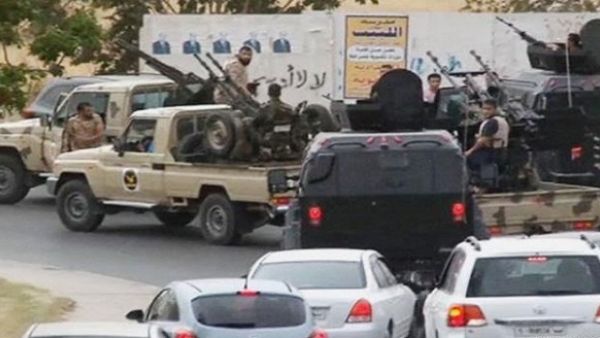 مجموعة مسلحة تنتمي إلى قبيلة ورشفانة الليبية، اختطفت أكثر من خمسين تونسياً