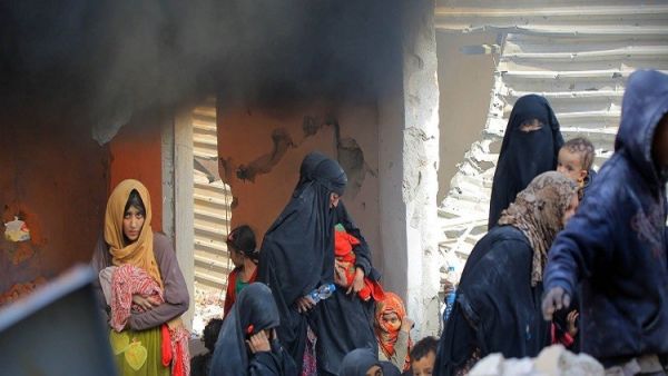  إخراج نحو 100 شخص بين امرأة وطفل من خطوط النار بحي الجيزة البحرية