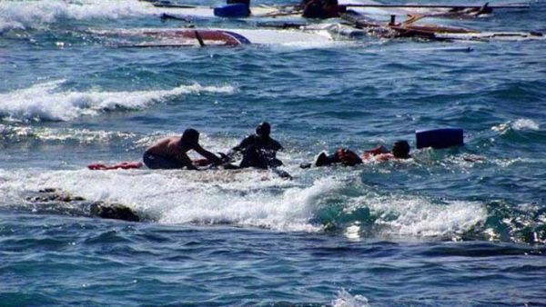  إنقاذ 100 مهاجر غير شرعي كانوا على متن قارب مطاطي، قبالة شواطئ منطقة الصياد 