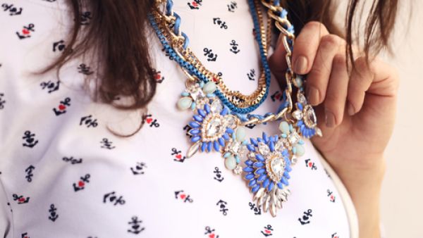 طبقات القلائد موضة صيف 2018