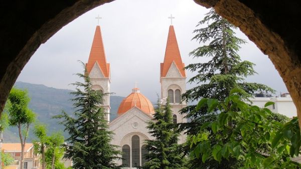Tourism was once viewed as one of the main sources of revenue for the Lebanese economy. (File photo) Tourism was once viewed as one of the main sources of revenue for the Lebanese economy. (File photo)