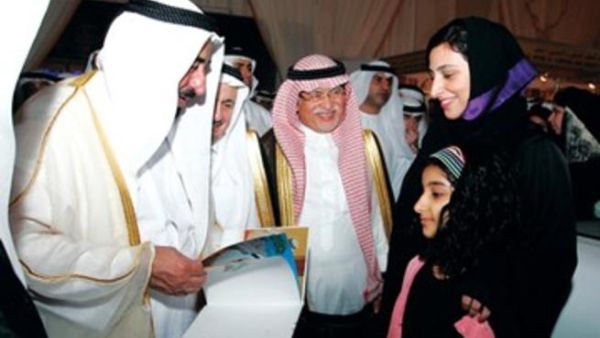 سلطان القاسمي في معرض الشارقة 