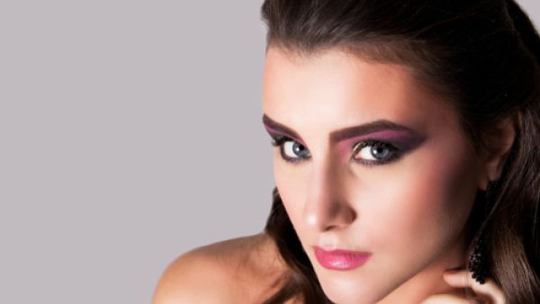 تجنبي المبالغة بوضع الماسكارا وعدم إزالتها