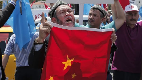 Hundreds of protesters marched in Istanbul chanting anti-China slogans outside the Chinese consulate in 2015. (FilePhoto/AFP) Hundreds of protesters marched in Istanbul chanting anti-China slogans outside the Chinese consulate in 2015. (FilePhoto/AFP)