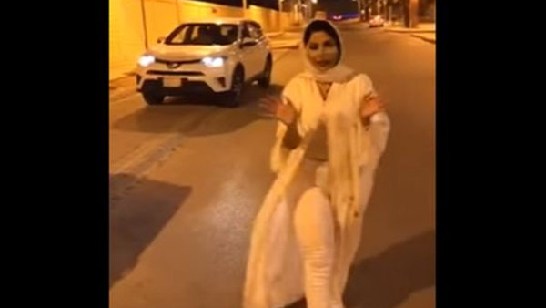 Shireen al-Rifaie, news reporter for UAE-based AlAan TV in the controversial video while in Saudi Arabia reporting women driving.
(Screenshot/Twitter)