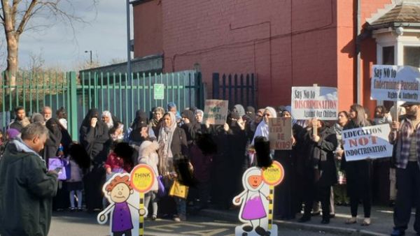 Muslim parents protesting the 'No Outsiders' program that offers classes teaching kids about LGBT+. (Twitter)