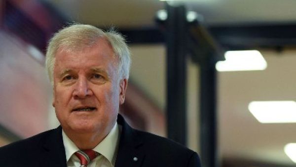 Horst Seehofer joked about the coincidence of deporting 69 migrants to Afghanistan on his 69 birthday.
(Twitter)
