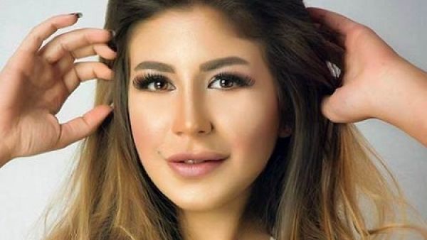 ملك قورة بطلة فيلم (اطلعولي برة) 