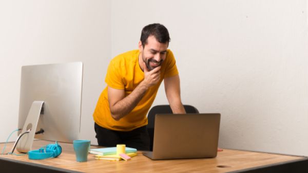 يتميز رجل برج القوس بأنه شخص نشيط حيوي
