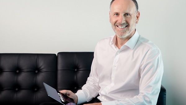 مارتن ستيوارت، الرئيس التنفيذي لـ OSN