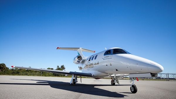 أكاديمية الإمارات لتدريب الطيارين تتسلم أول طائرة "إمبراير فينوم EV100" أكاديمية الإمارات لتدريب الطيارين تتسلم أول طائرة "إمبراير فينوم EV100"